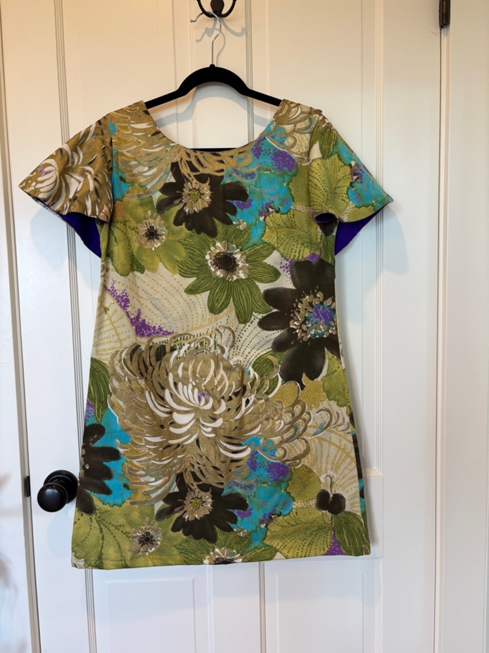 Malama Sophisticates Hawaii 60s Floral Shift Dress